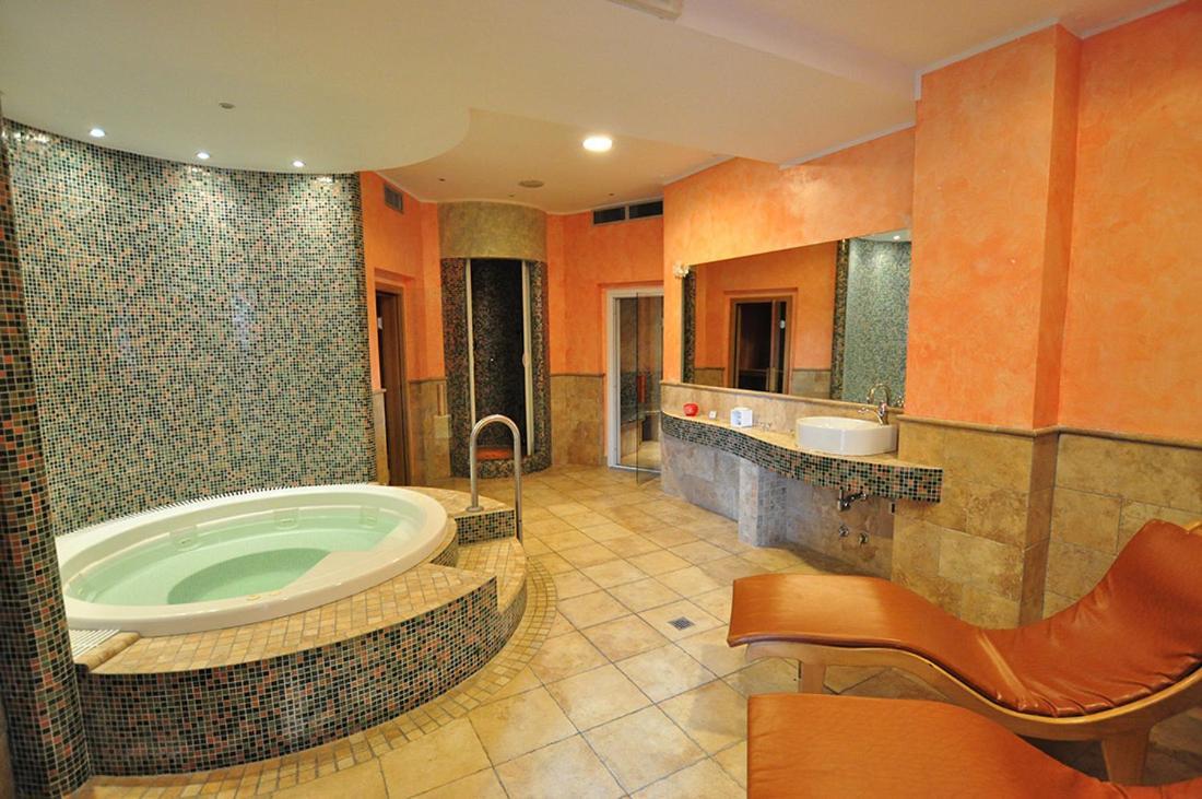 Leo Hotel Leonessa Ngoại thất bức ảnh