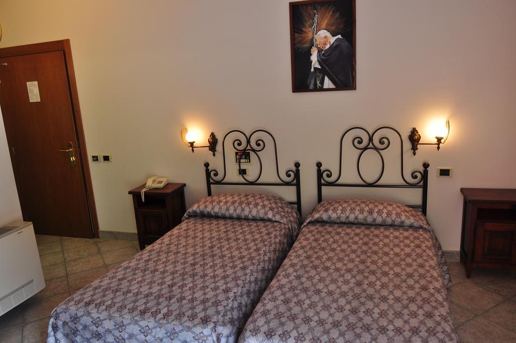 Leo Hotel Leonessa Ngoại thất bức ảnh